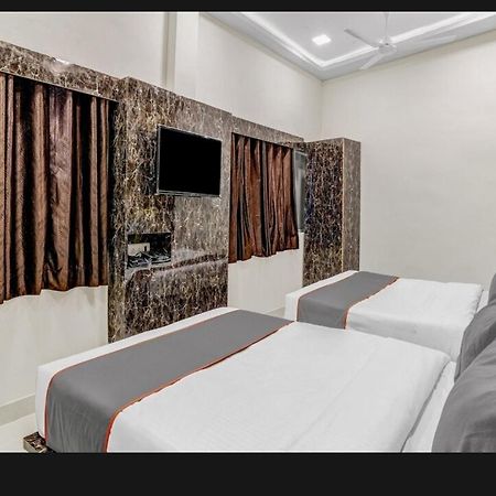 Hotel Bhavya Residency Ahmedabad Buitenkant foto