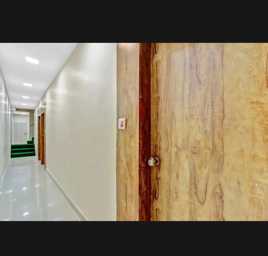Hotel Bhavya Residency Ahmedabad Buitenkant foto