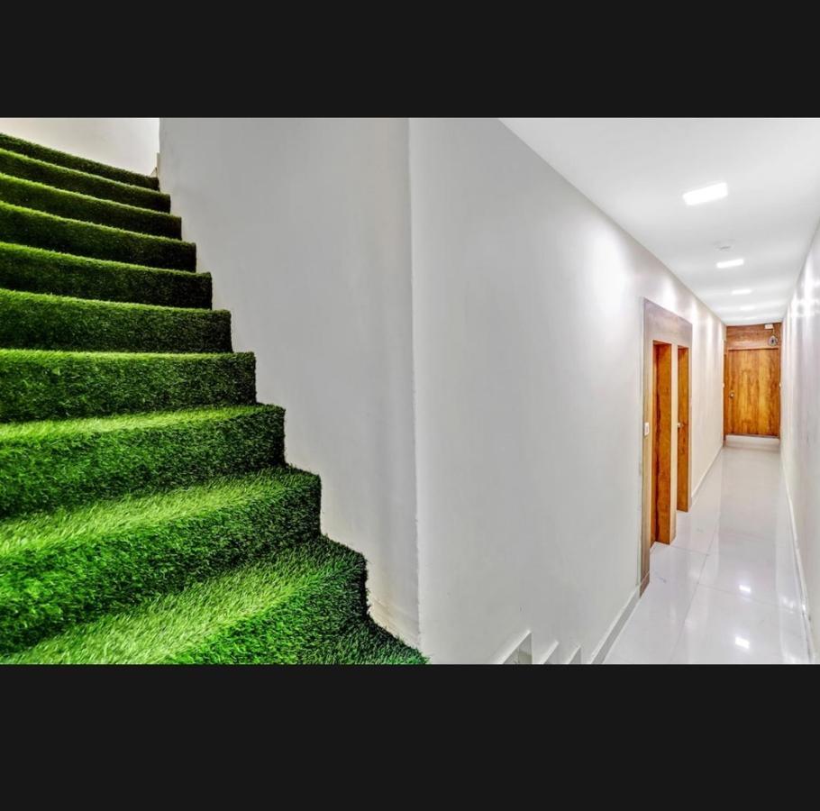 Hotel Bhavya Residency Ahmedabad Buitenkant foto