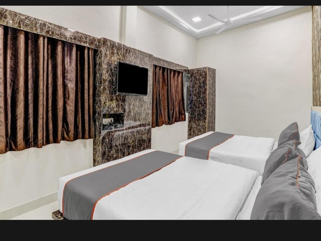 Hotel Bhavya Residency Ahmedabad Buitenkant foto