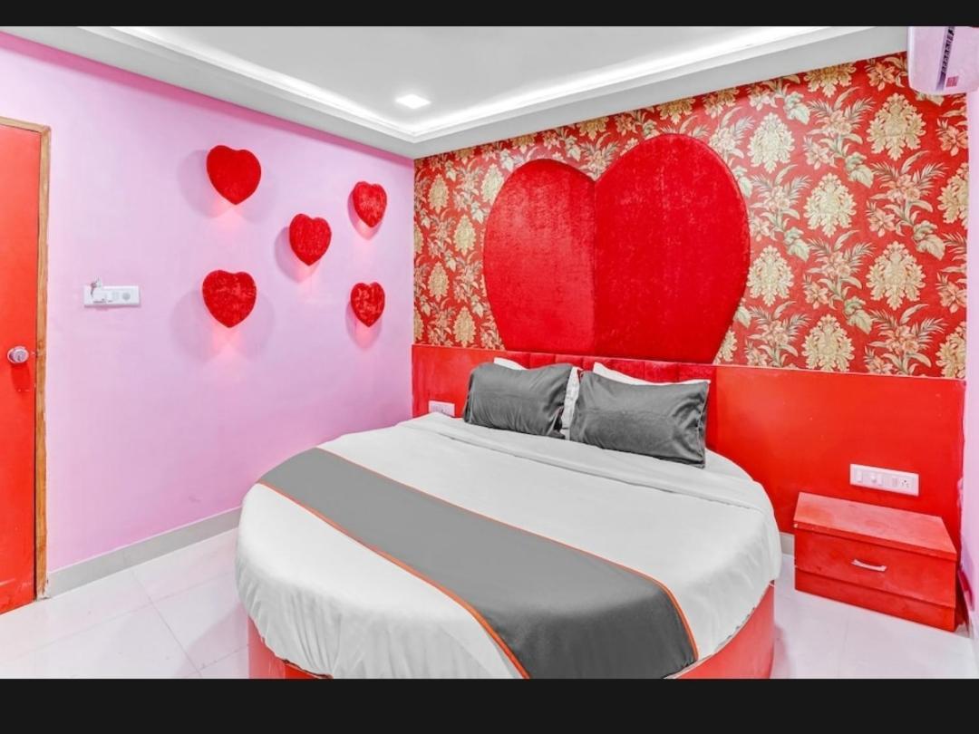 Hotel Bhavya Residency Ahmedabad Buitenkant foto