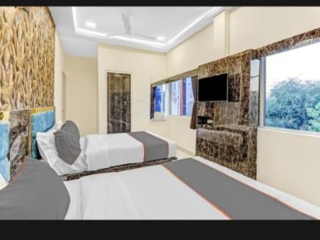 Hotel Bhavya Residency Ahmedabad Kamer foto